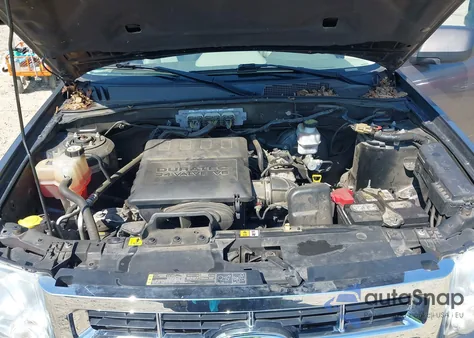 2011 Ford Escape Xlt from USA, damaged, VIN 1FMCU9DG0BKB70083